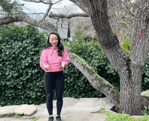 How to Strengthen Your Shoulders Using an Exercise Band
